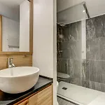 Pic Janvier, Alpes Agency, Les Praz, Chamonix, Sleeps 4-6 Apartment