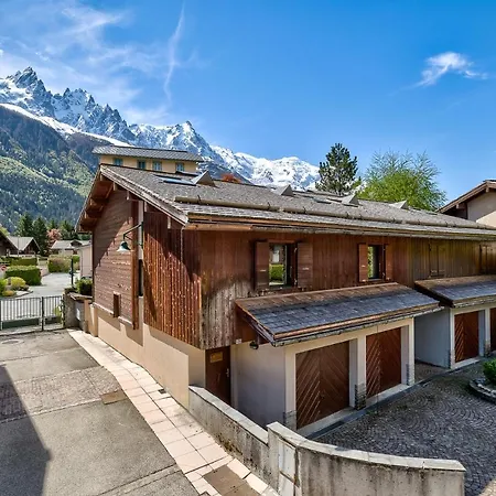Pic Janvier, Alpes Agency, Les Praz, Chamonix, Sleeps 4-6