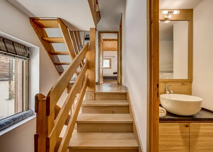 Pic Janvier, Alpes Agency, Les Praz, Chamonix, Sleeps 4-6 *