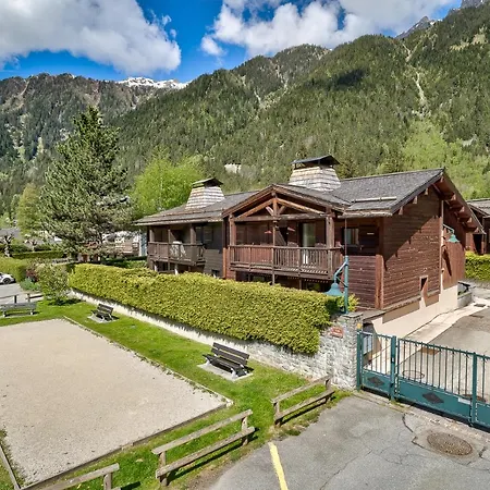 Pic Janvier, Alpes Agency, Les Praz, Chamonix, Sleeps 4-6 *